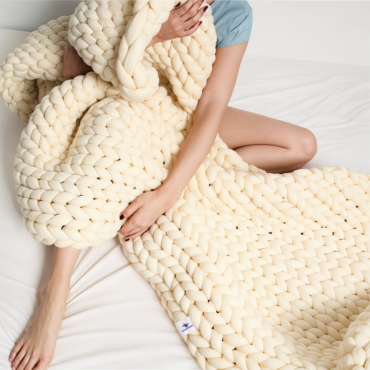Chunky Knit Blanket Handwoven for Soft, Stylish Comfort