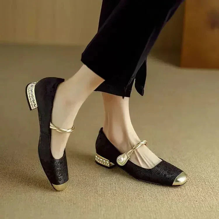 Elegant Vintage Look Flats – Comfort Meets Timeless Charm
