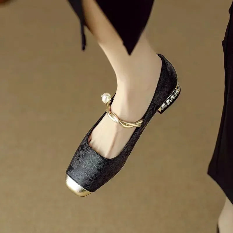 Elegant Vintage Look Flats – Comfort Meets Timeless Charm