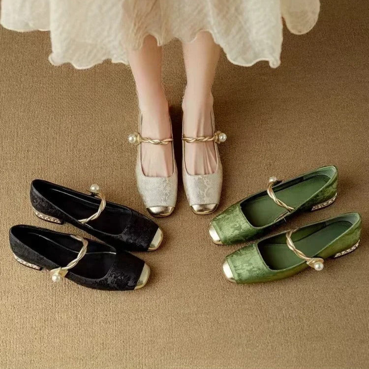 Elegant Vintage Look Flats – Comfort Meets Timeless Charm