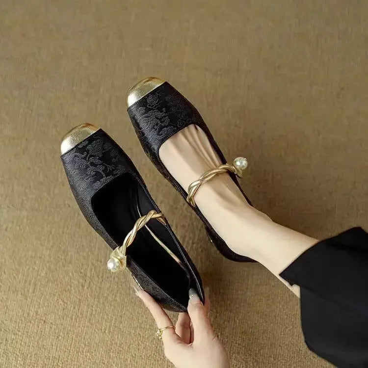 Elegant Vintage Look Flats – Comfort Meets Timeless Charm