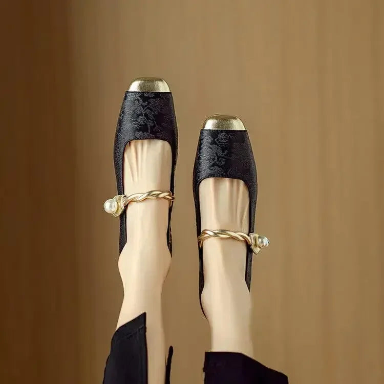 Elegant Vintage Look Flats – Comfort Meets Timeless Charm