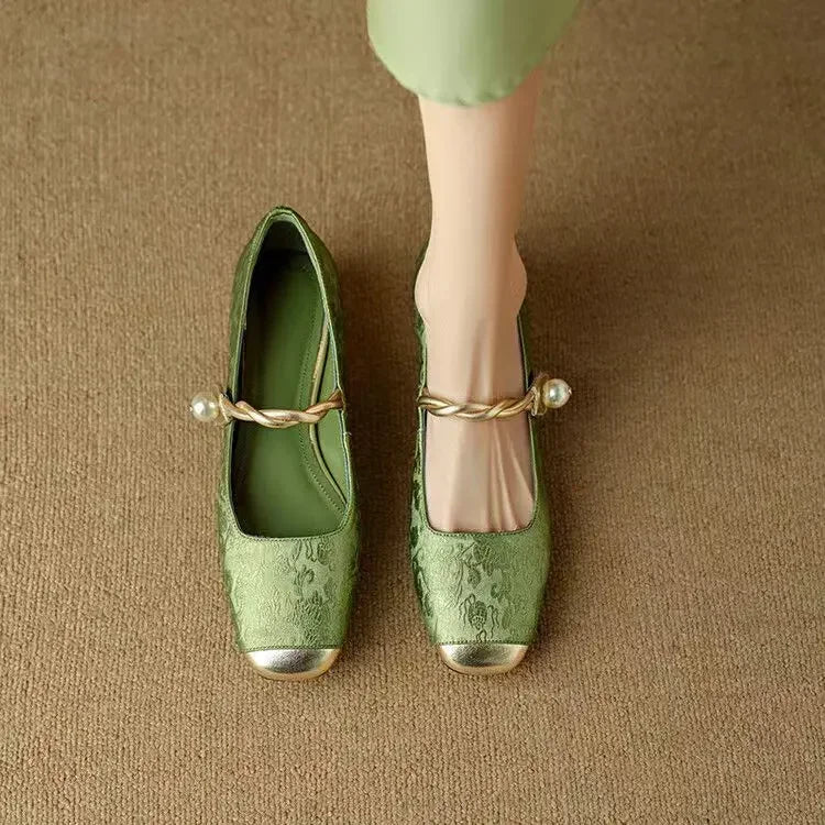 Elegant Vintage Look Flats – Comfort Meets Timeless Charm