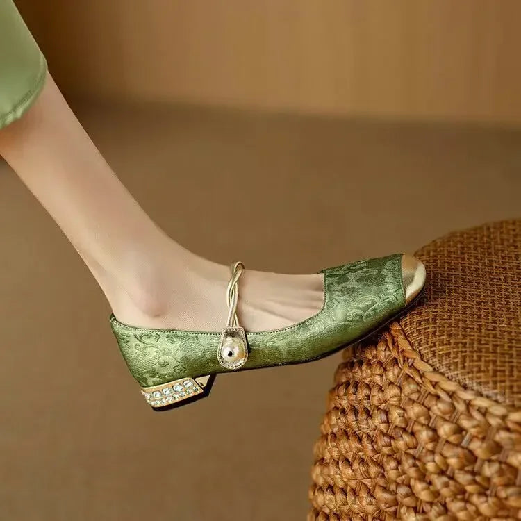 Elegant Vintage Look Flats – Comfort Meets Timeless Charm