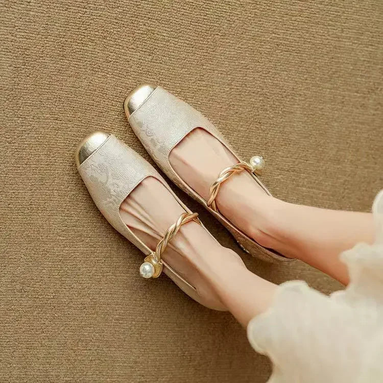 Elegant Vintage Look Flats – Comfort Meets Timeless Charm