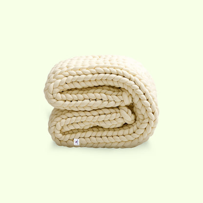 Chunky Knit Blanket Handwoven for Soft, Stylish Comfort